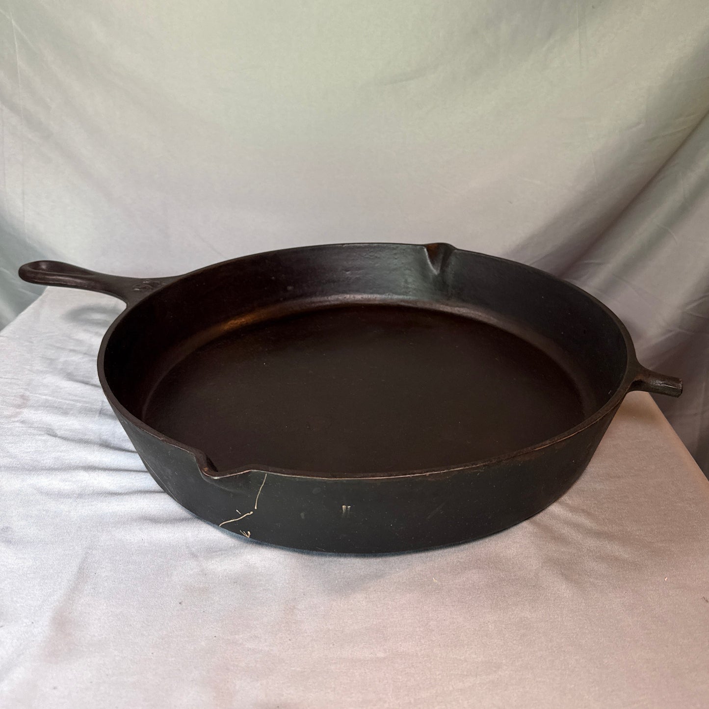 Vintage No. 16 Cast Iron Skillet Heat Ring Helper Handle 17" Unmarked