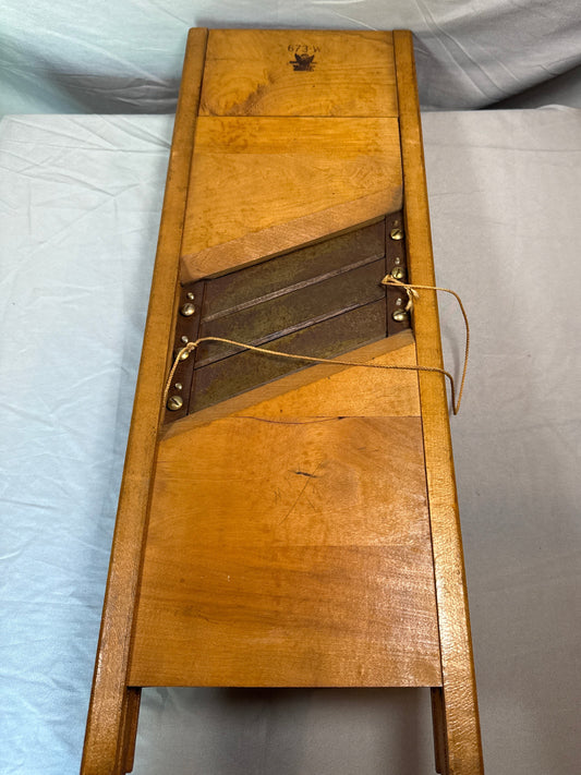 Antique T&D Mfg. Co. No. 673-W Wooden Kraut Cutter Cabbage Slicer Indianapolis IN
