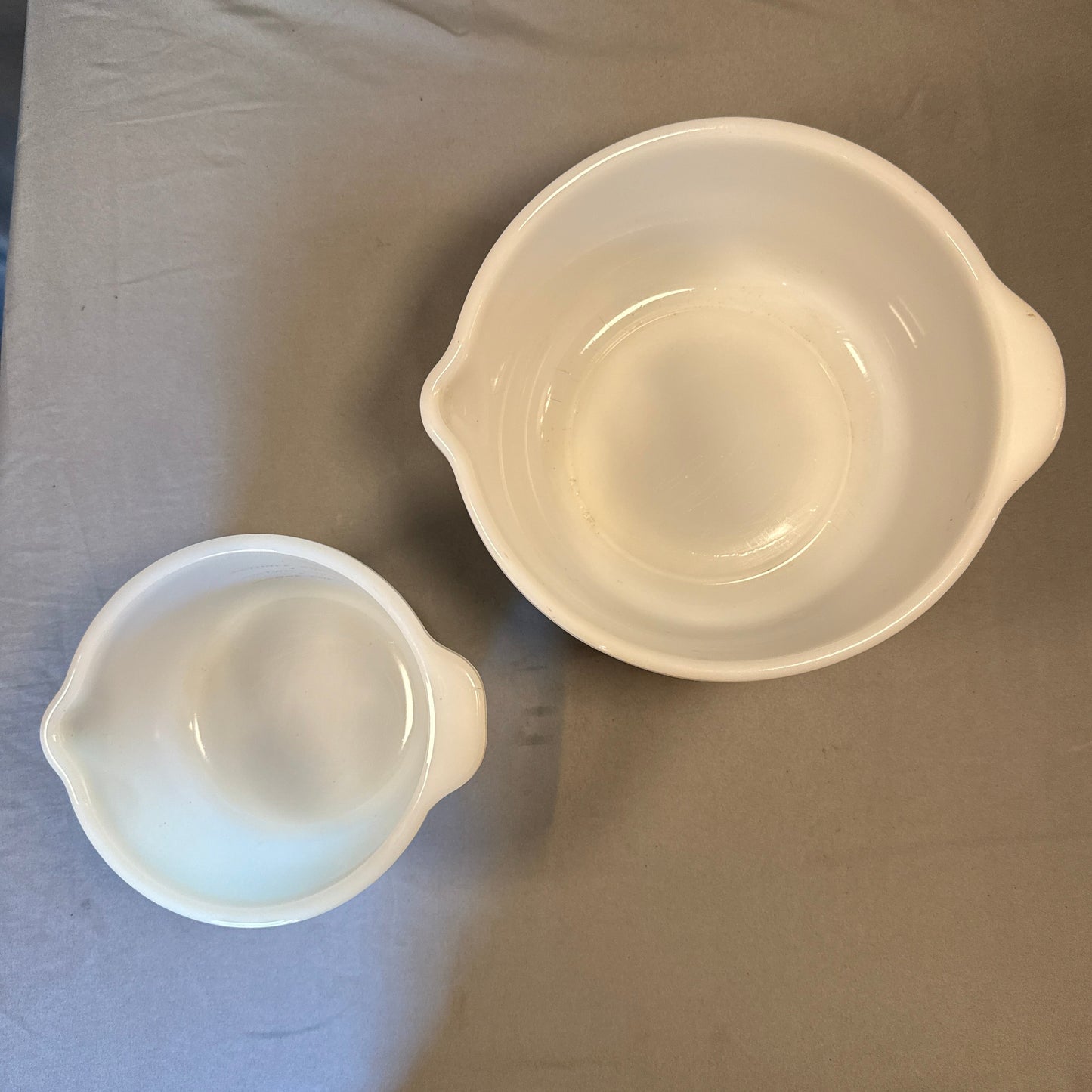Vintage White Milk Glass Mixing Bowl Set 3 Cup Batter Bowl w/ Pour Spout