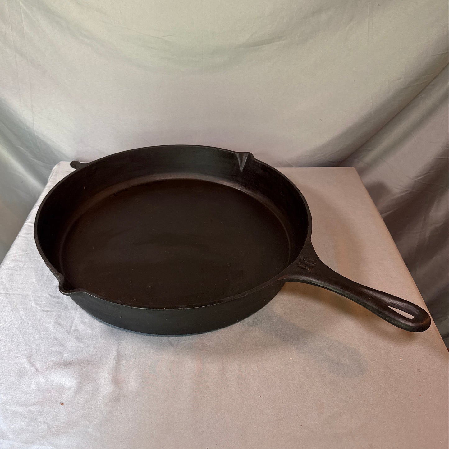 Vintage No. 16 Cast Iron Skillet Heat Ring Helper Handle 17" Unmarked