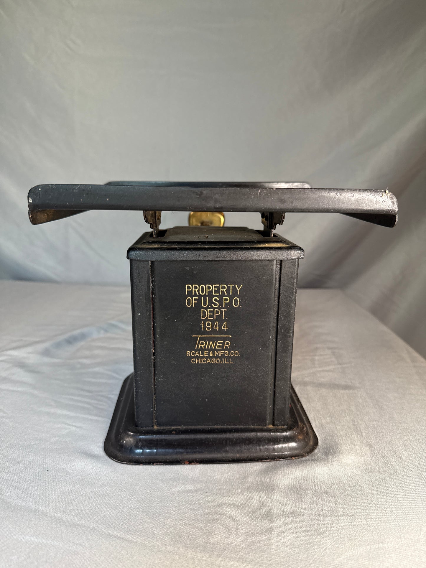 Vintage Triner 4lb Postal Scale U.S.P.O. Dept. 1944 Chicago IL Mail Parcel Scale
