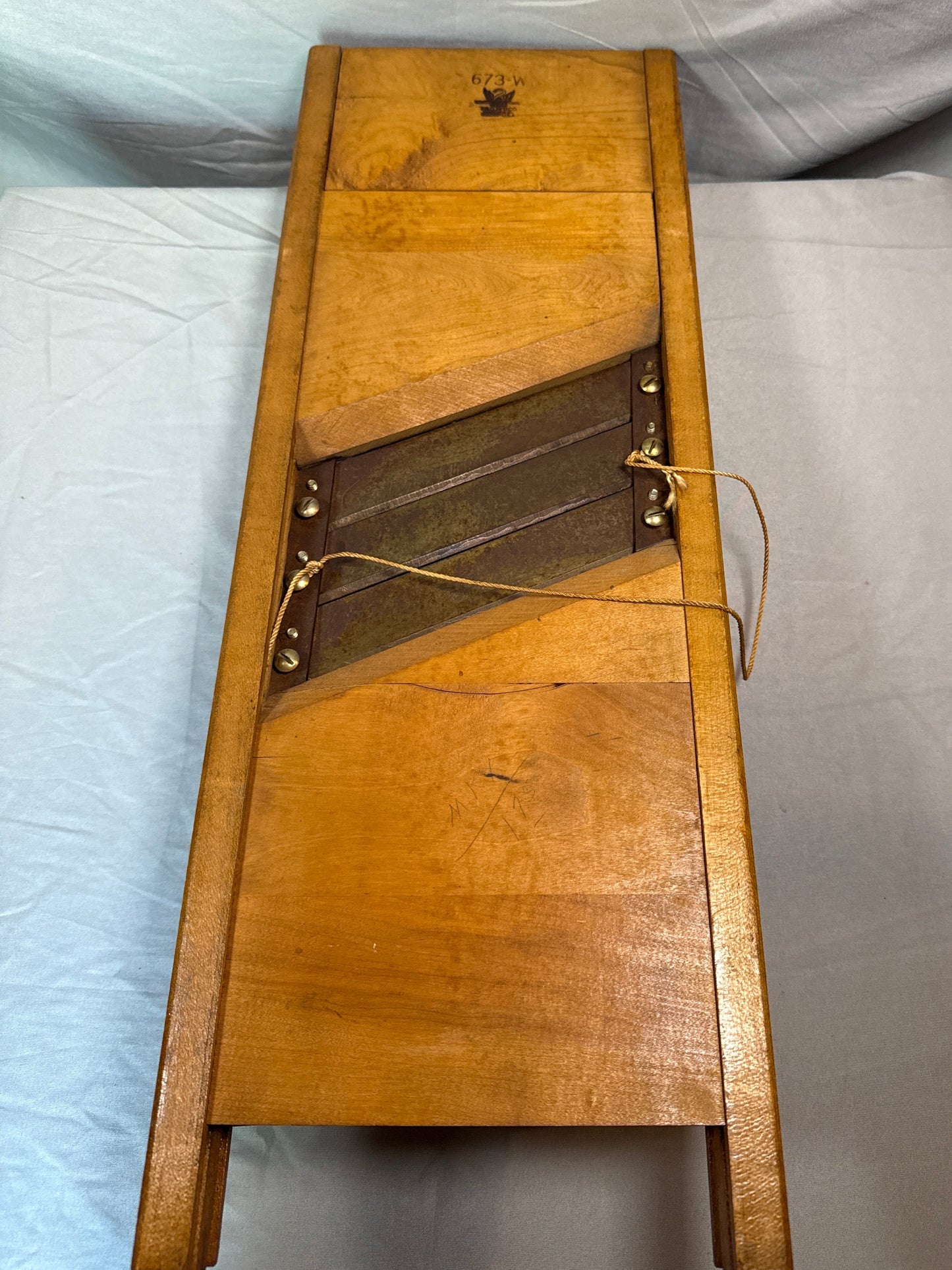 Antique T&D Mfg. Co. No. 673-W Wooden Kraut Cutter Cabbage Slicer Indianapolis IN