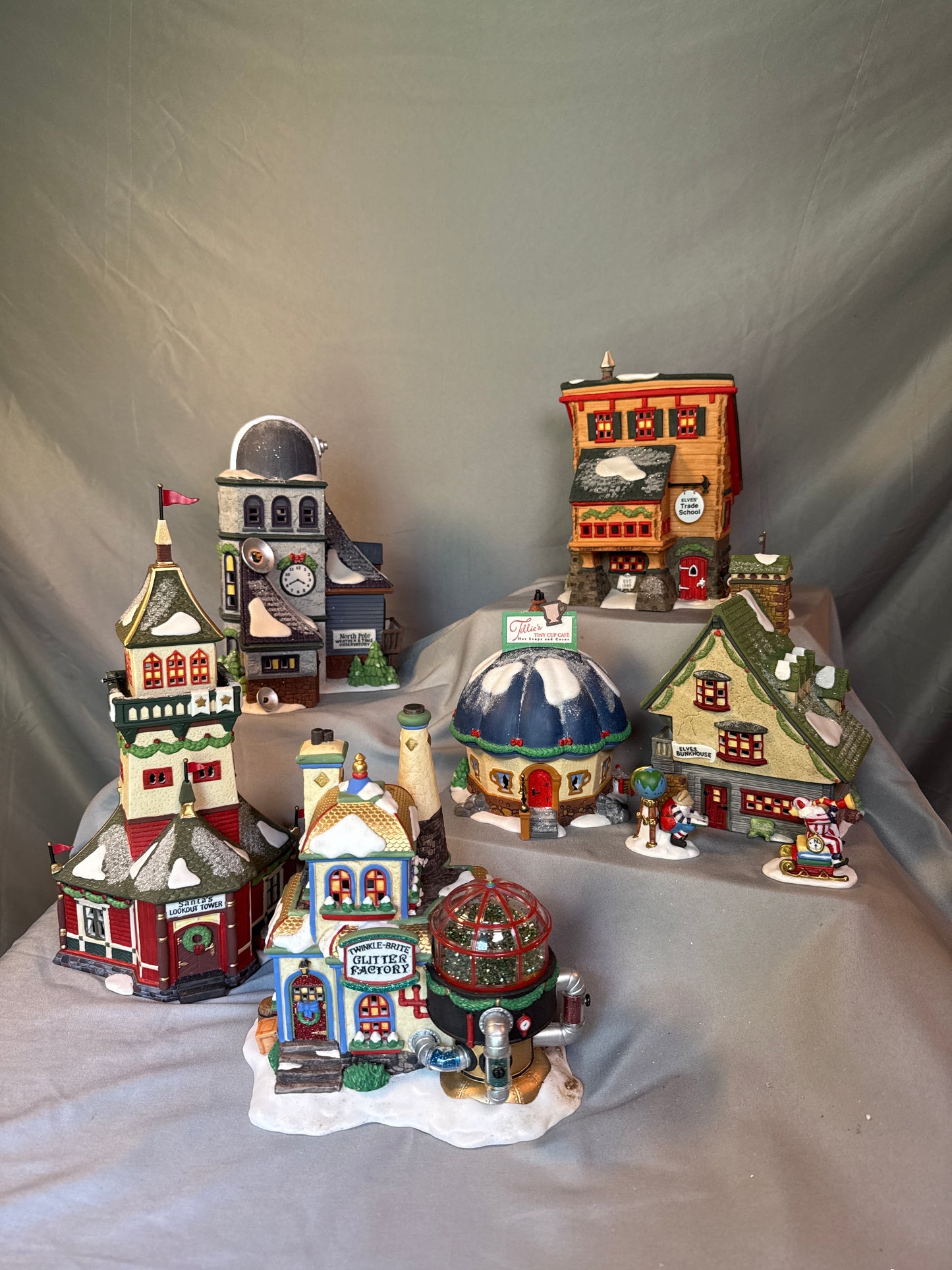 Dept 56 North Pole Series Village Lot 6 Buildings 2 Accessories w/ Boxes