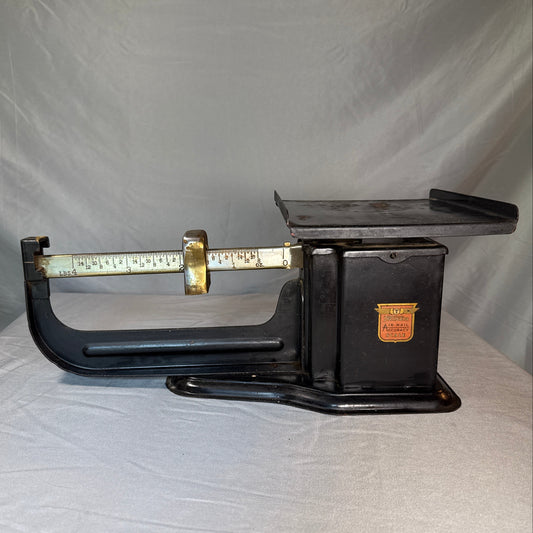 Vintage Triner 4lb Postal Scale U.S.P.O. Dept. 1944 Chicago IL Mail Parcel Scale