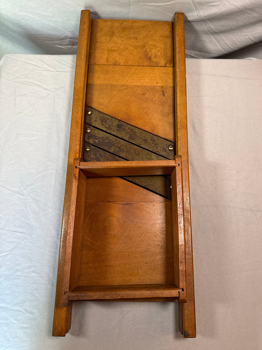 Antique T&D Mfg. Co. No. 673-W Wooden Kraut Cutter Cabbage Slicer Indianapolis IN