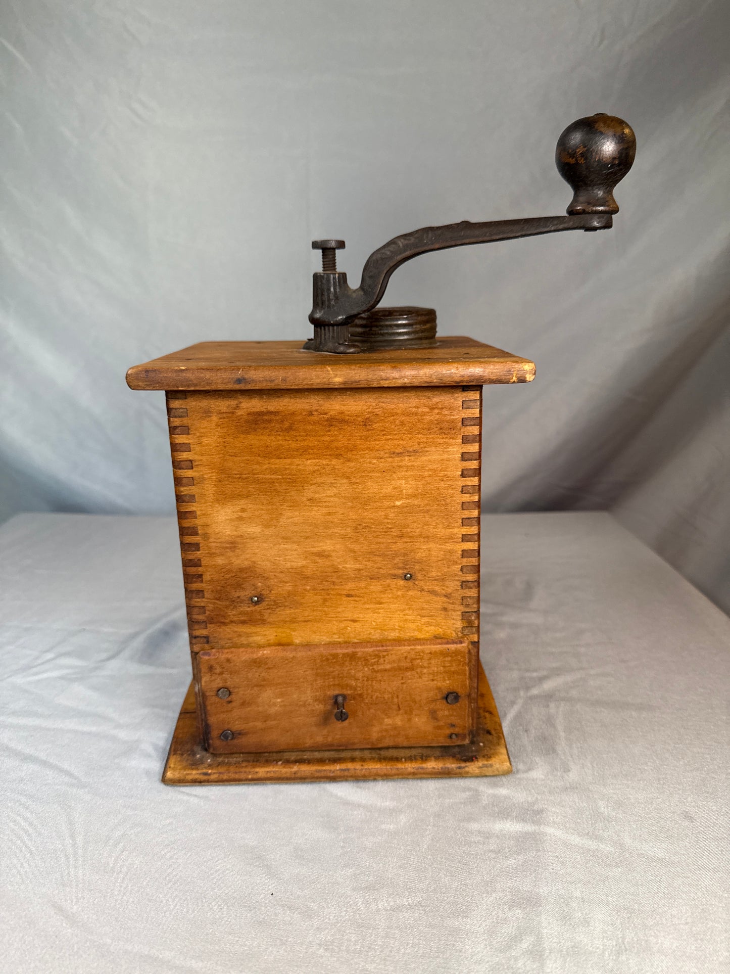Antique Wooden Box Coffee Grinder Hand Crank Coffee Mill Kitchen Collectible